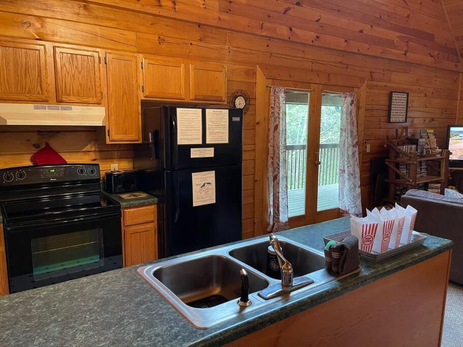 Peace By The Lake Sevierville Exterior foto