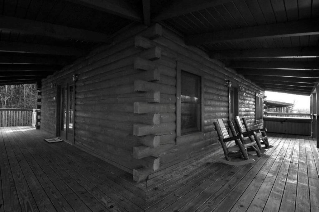 Peace By The Lake Sevierville Exterior foto